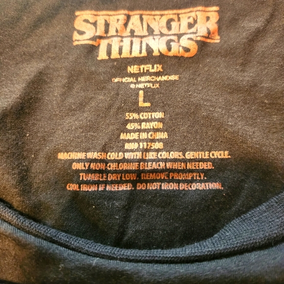 Stranger Things Shirt Women's Size Large - Picture 3 of 6
